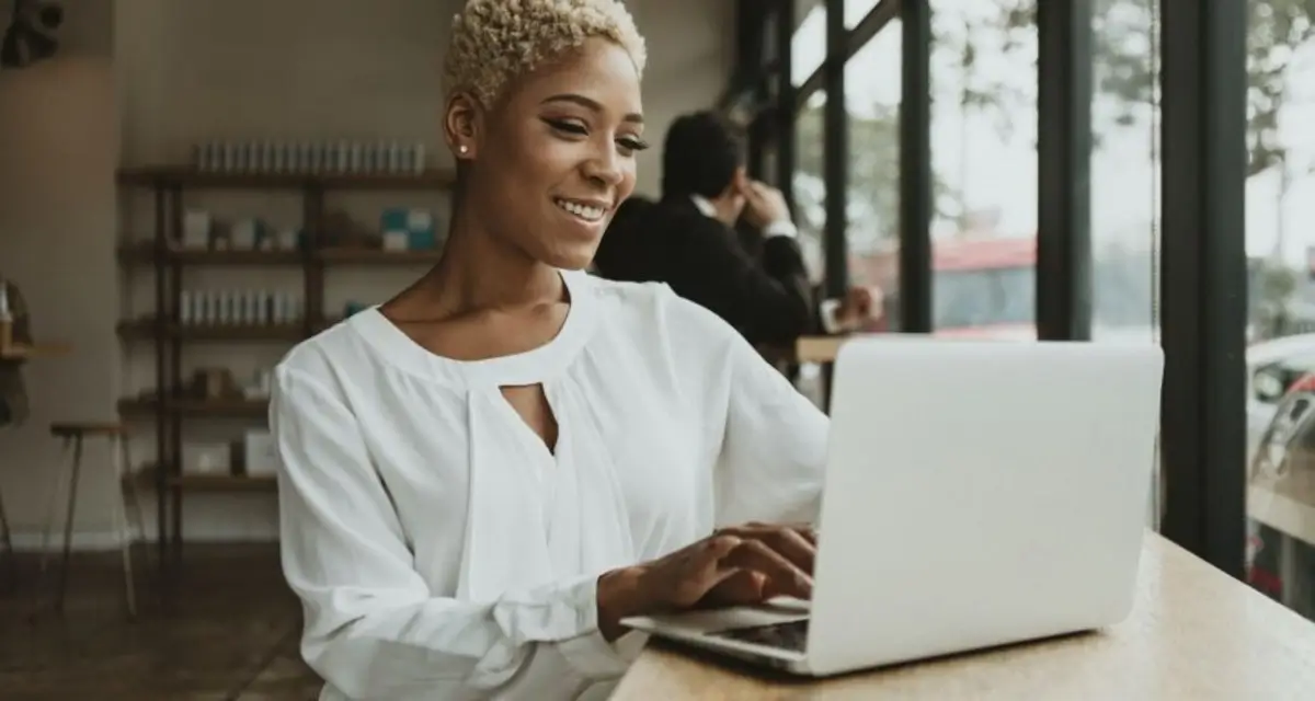 can a company remove a Glassdoor review