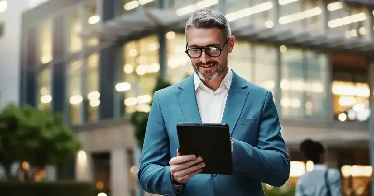 do companies get notified of Glassdoor reviews