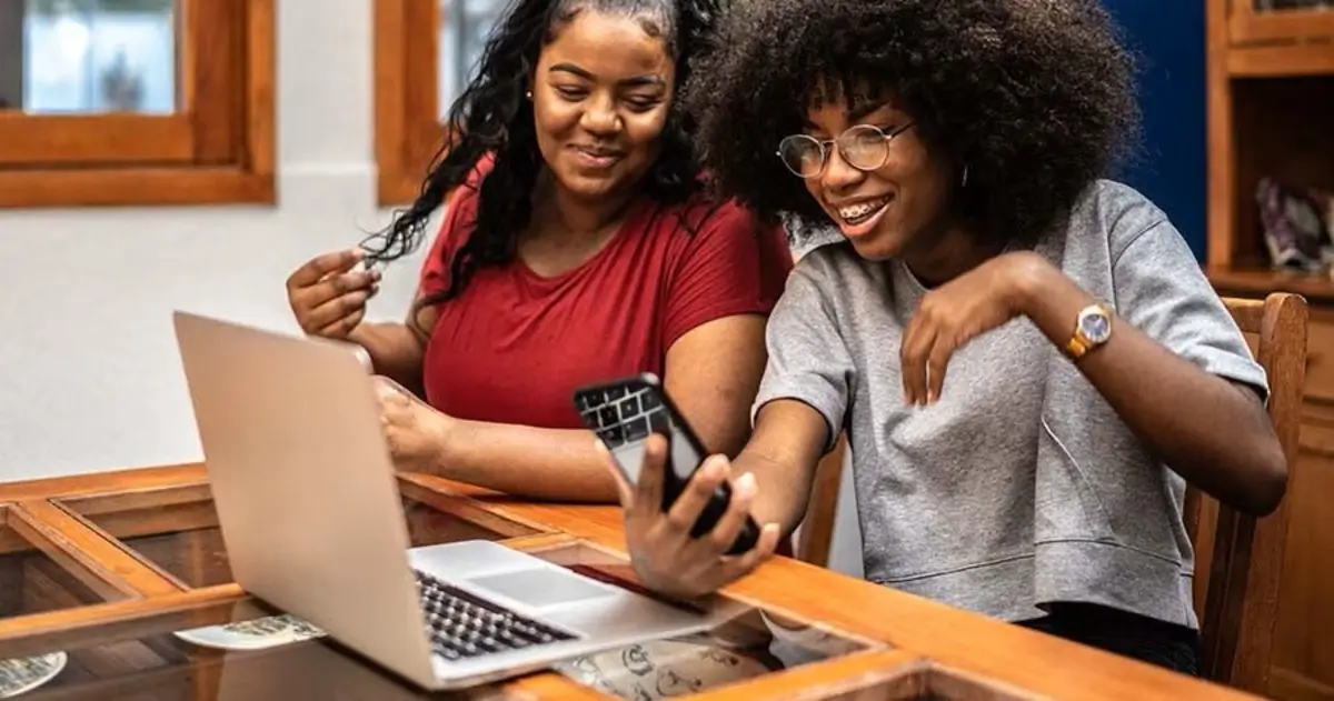 what are some different pilot career paths you can take