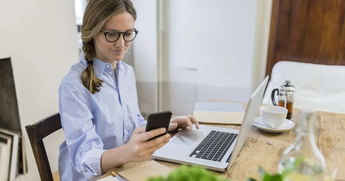 what is the career path of an archivist