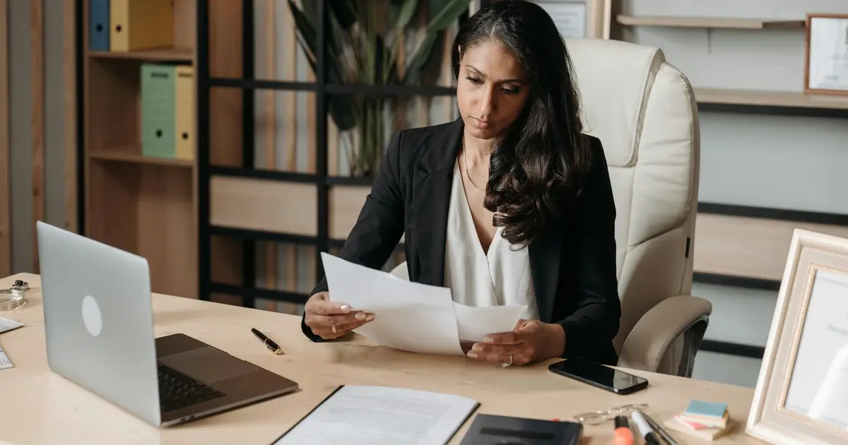 how many jobs are available in diversified commercial services