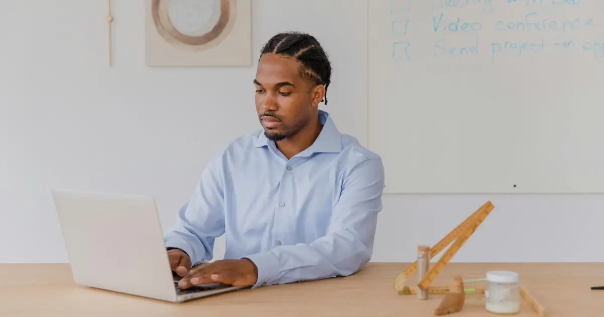 how much does a minimum wage job pay a year