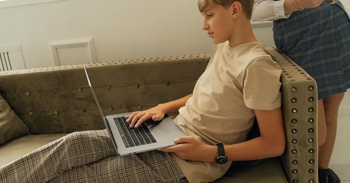 how to find a job as a teen