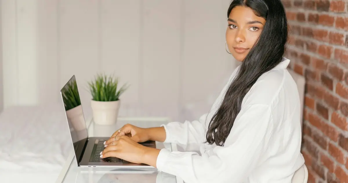 what jobs pay $25 an hour without a degree