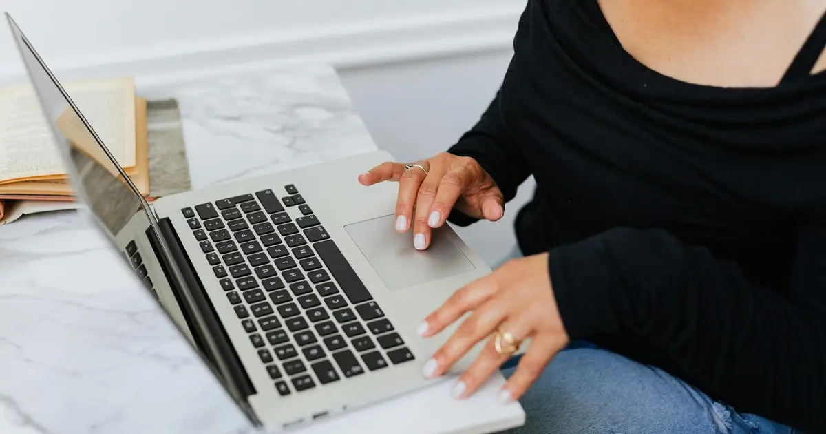 how to find Airbnb cleaning jobs