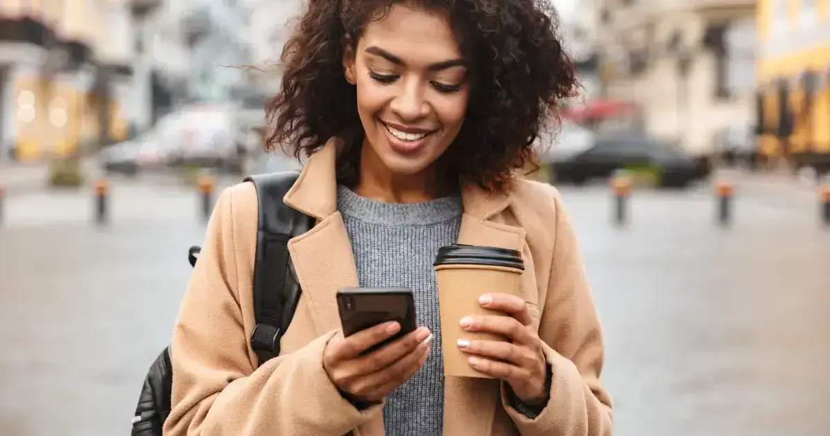 what do consumer services jobs pay per hour