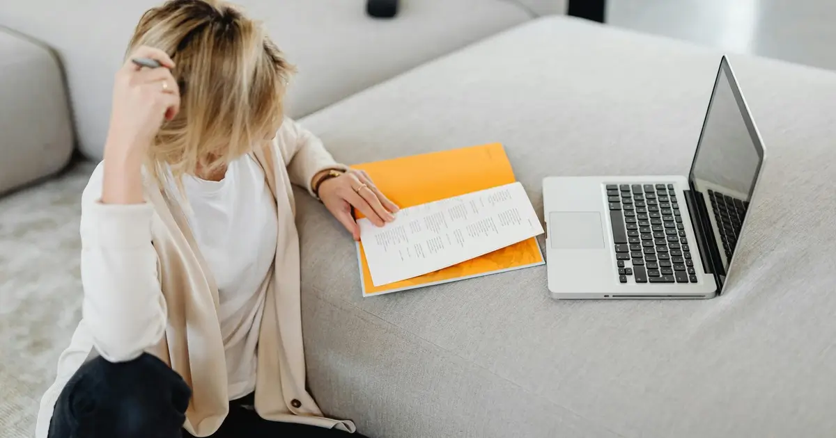 what is a job consultant