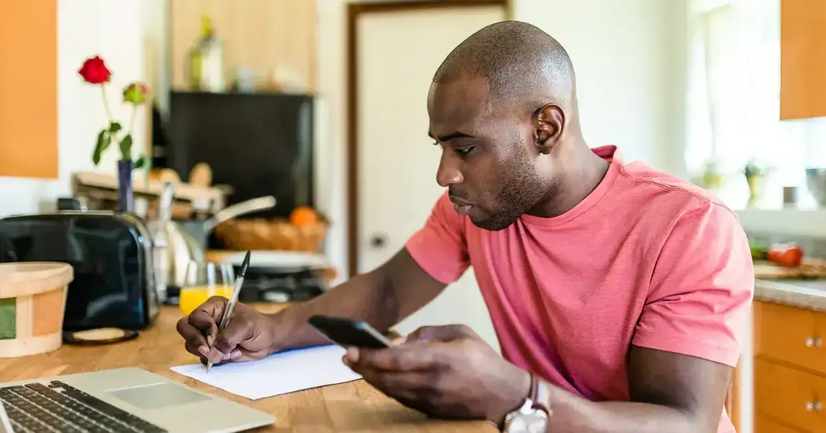 what is a lineman job